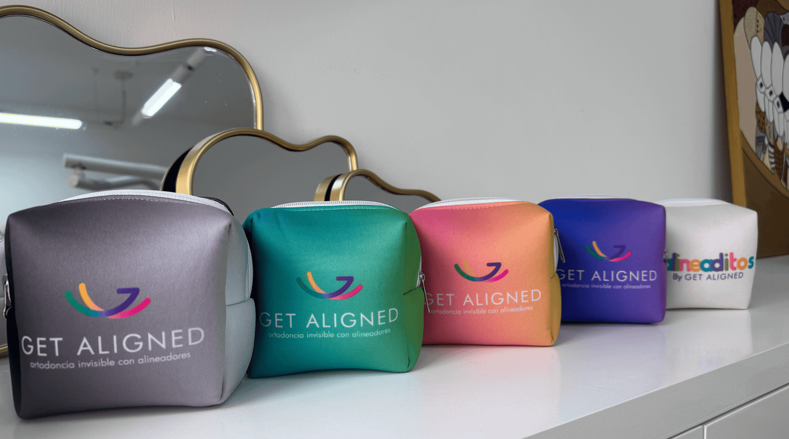Estuches de alineadores GET ALIGNED en distintos colores